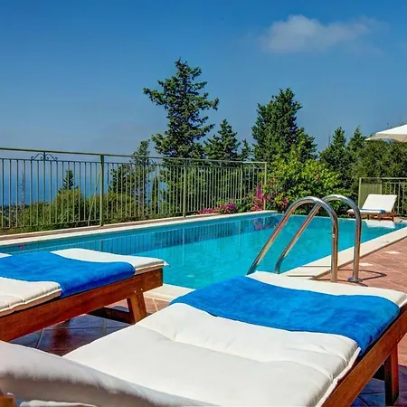 فيلة Sleeps 5 Pool Air Con Wifi Mánganos