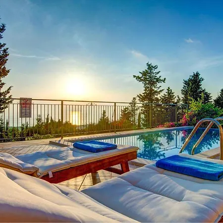 Sleeps 5 Pool Air Con Wifi فيلة Mánganos