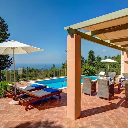 Sleeps 5 Pool Air Con Wifi فيلة
