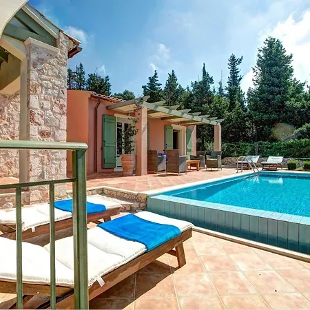 Sleeps 5 Pool Air Con Wifi فيلة *