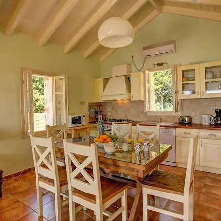 Sleeps 5 Pool Air Con Wifi Villa *