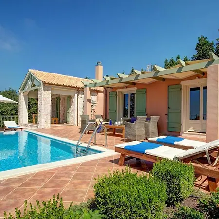 Sleeps 5 Pool Air Con Wifi Villa