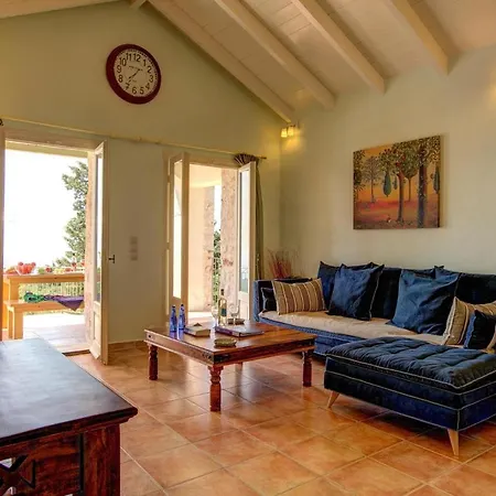 Sleeps 5 Pool Air Con Wifi *