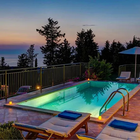 Sleeps 5 Pool Air Con Wifi * Mánganos